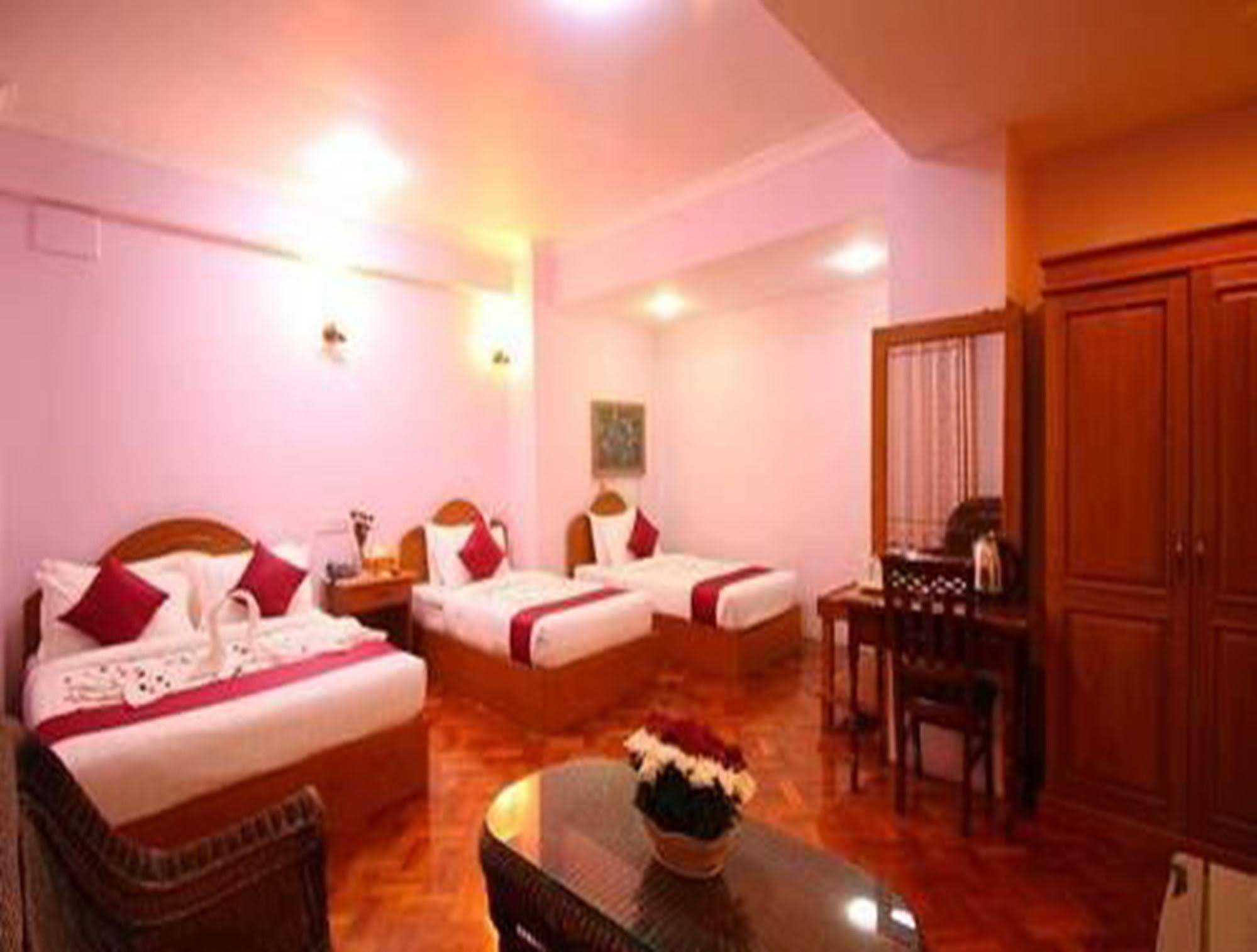 מנדלאי Hotel United מראה חיצוני תמונה