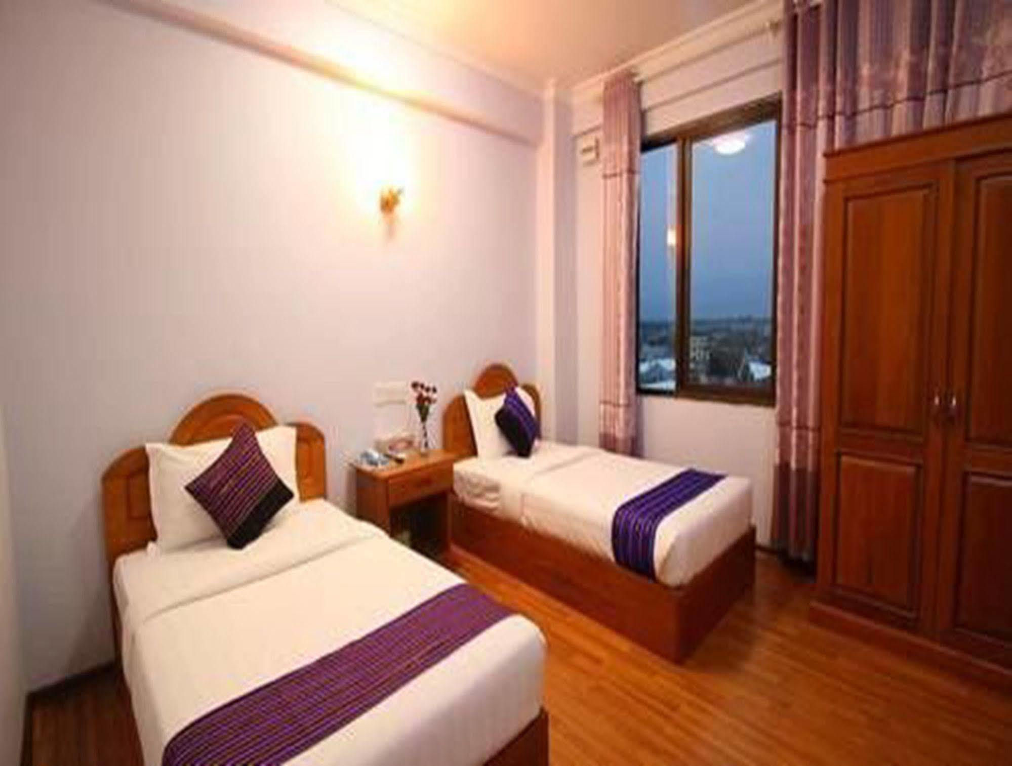 מנדלאי Hotel United מראה חיצוני תמונה